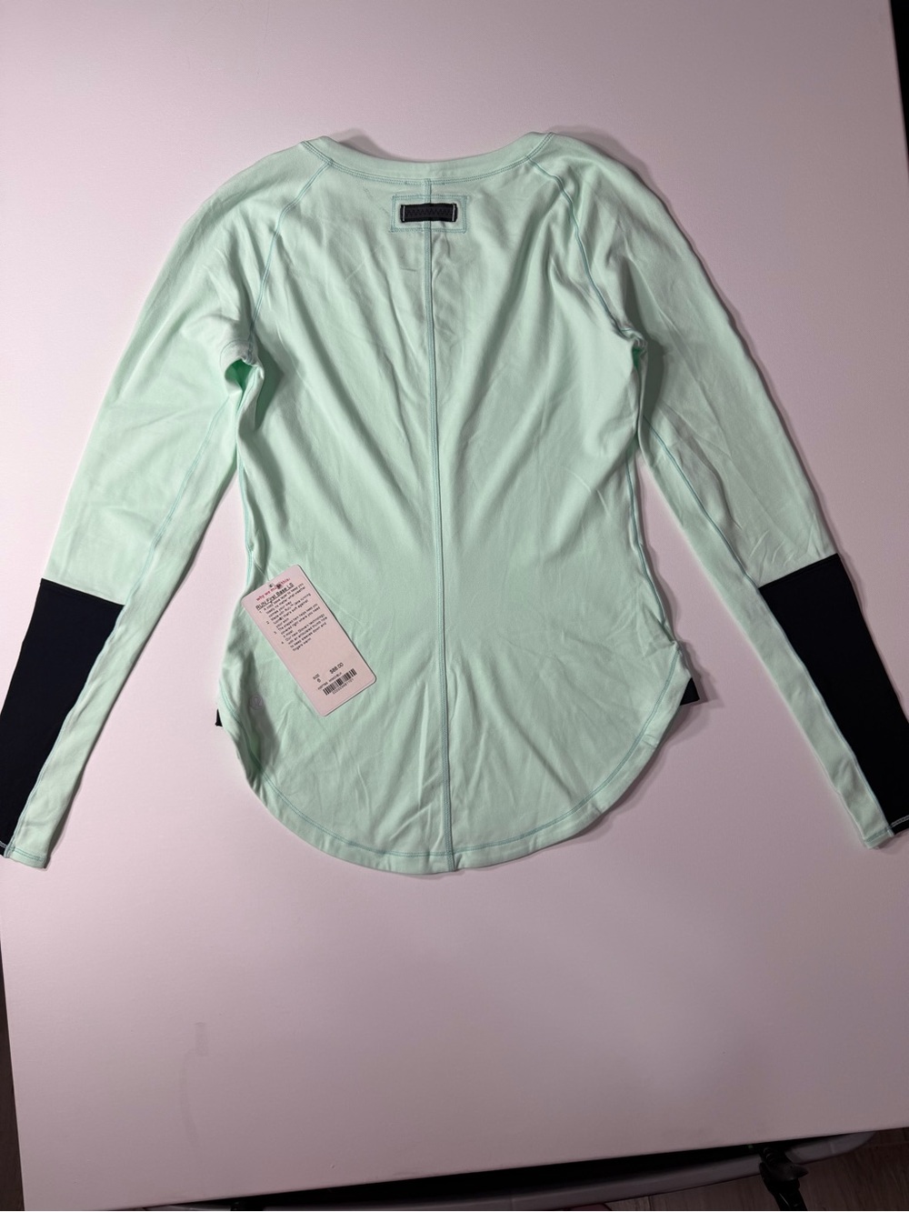 lululemon athletica Mint Long-Sleeve Performance Top with Black Sleeve size 6 - Picture 7 of 8